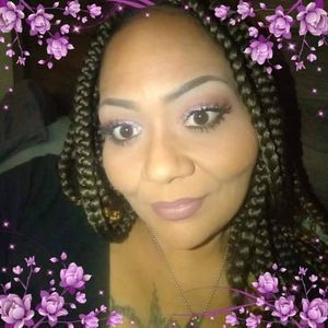 Meet your Posher, Eva